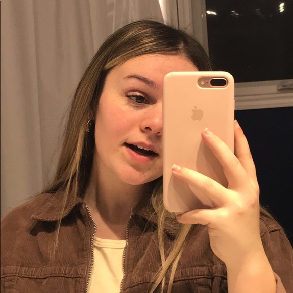 Meet your Posher, Macy - Picture 2 of 8